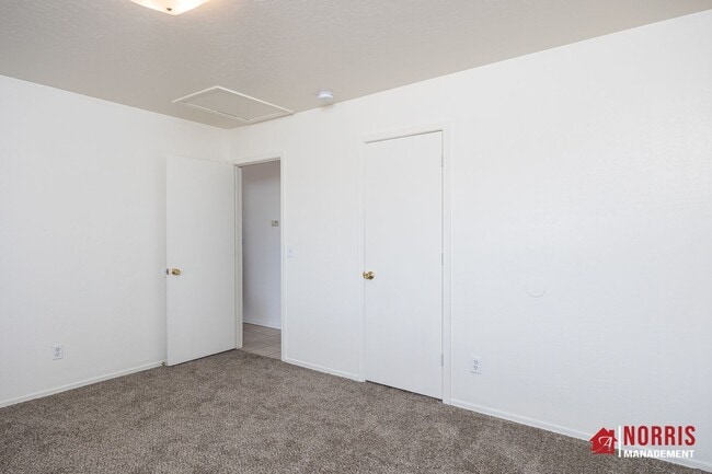 Building Photo - 9874 W Leander Dr