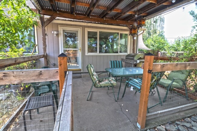 Building Photo - 2311 Perri Pl