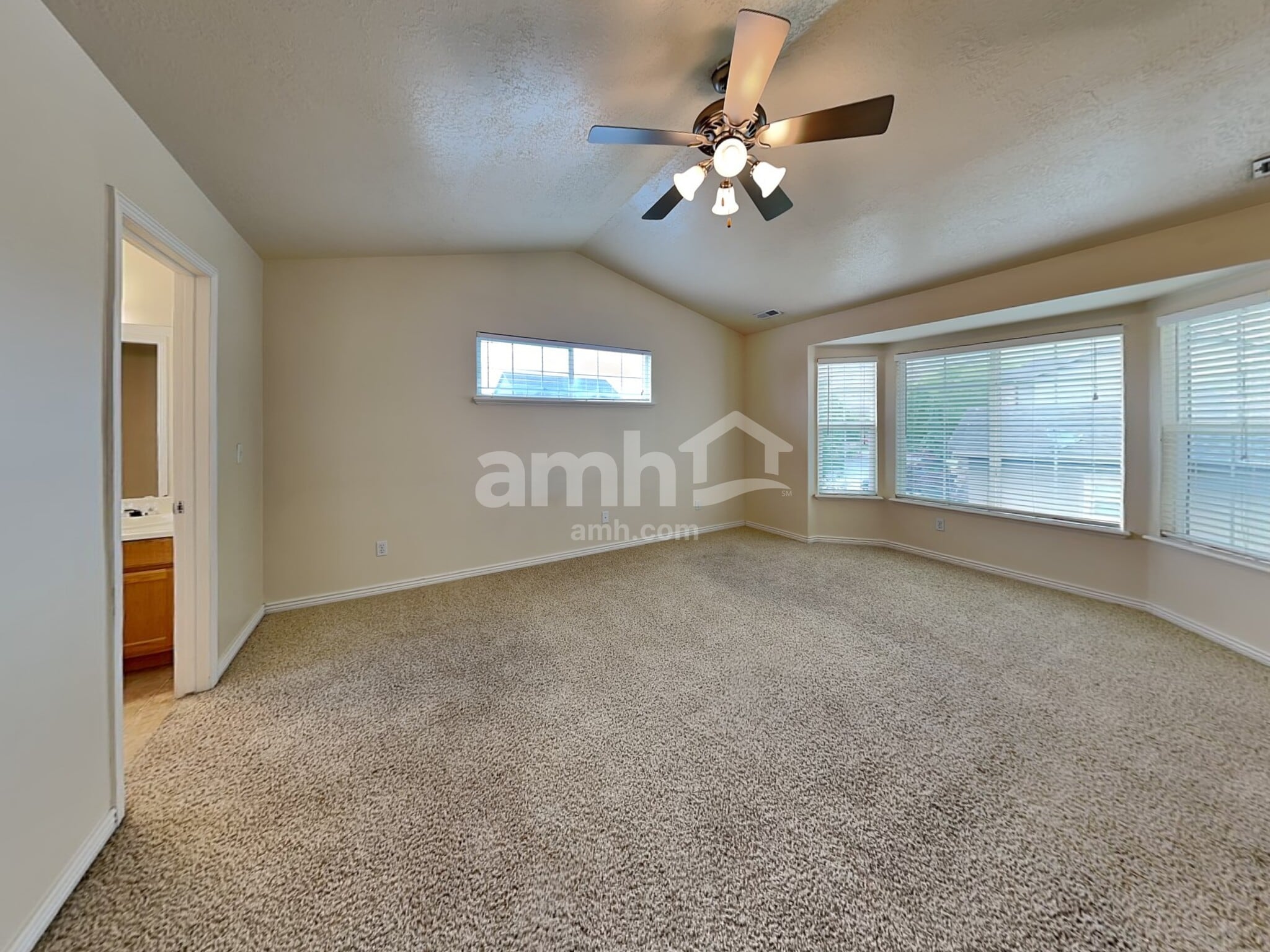 Building Photo - 10766 N Cypress
