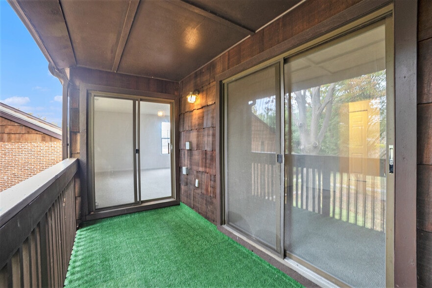 patio - 50 Rittenhouse Ct