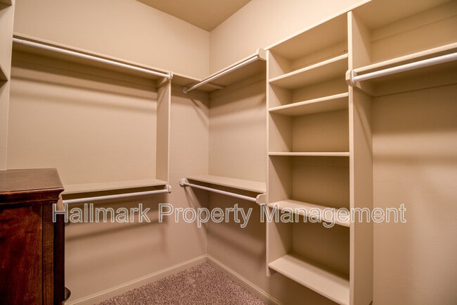 Building Photo - 2208 Animada Pl
