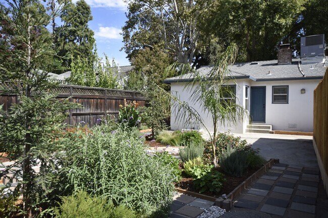 Building Photo - 1544 Maryland Ave