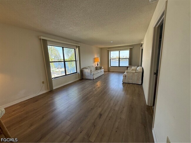 Building Photo - 123 SW 47th Terrace