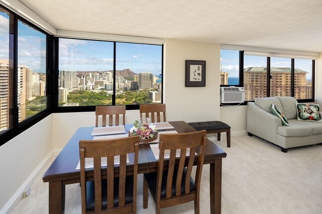 Building Photo - 2 bedroom, 2 Bath Condo with BEAUTIFUL Mountain, Ocean, and Diamond Head Views.
