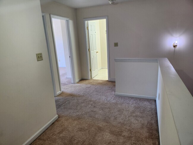 Building Photo - 1719 Wood Song Ln