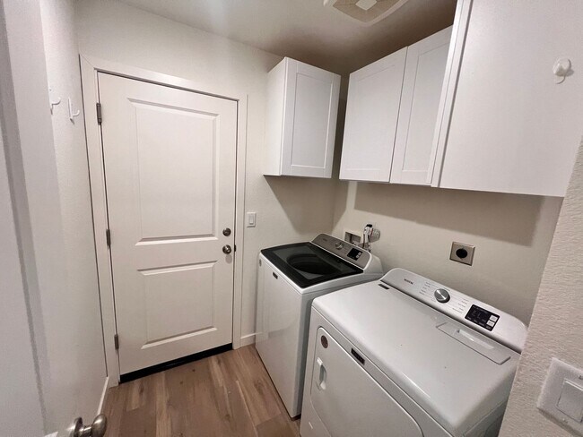 Building Photo - Dayton Home for Rent