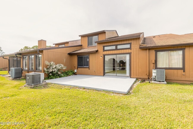 Building Photo - 120 Lakewood Village Cir