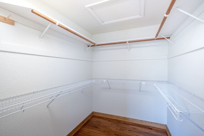 Building Photo - 2741 Seminole Dr