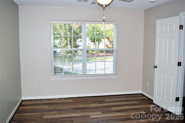 Building Photo - 164 Portestowne Way