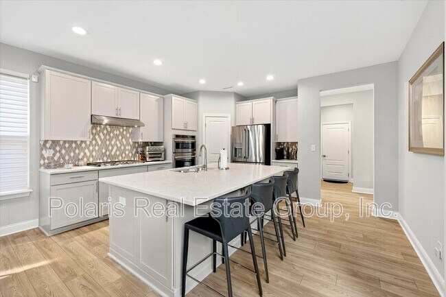 Building Photo - 6942 Cherry Creek Blvd