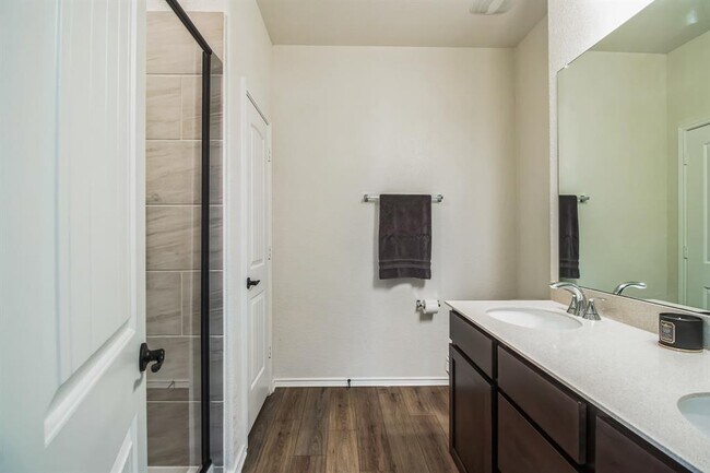 Building Photo - 227 Outlaw Dr