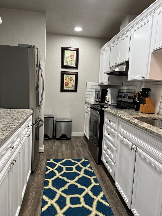 Building Photo - 168 Barilla Pl