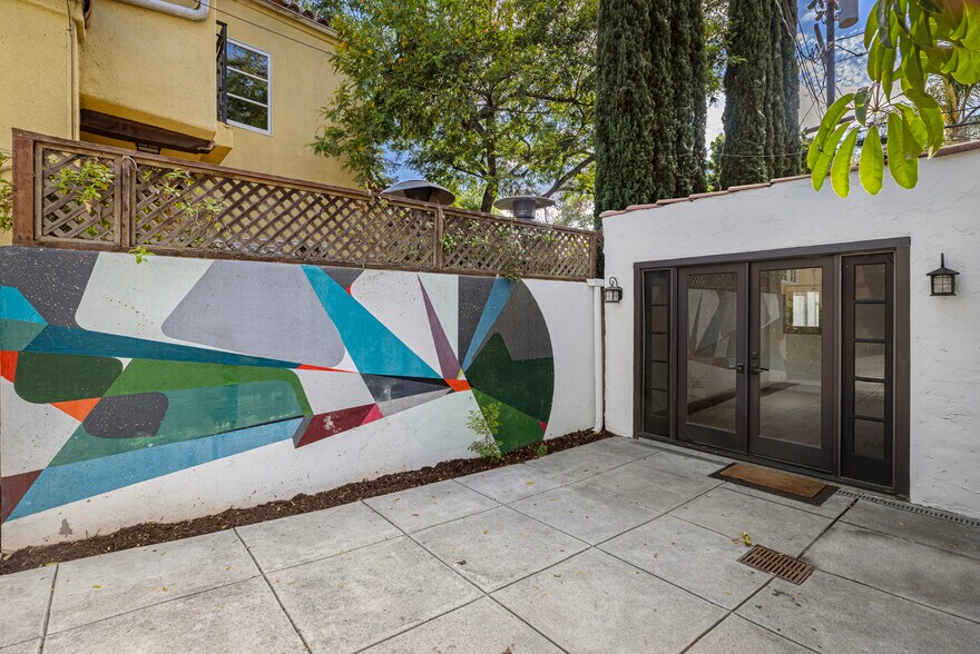 Building Photo - 1169 S Sierra Bonita Ave