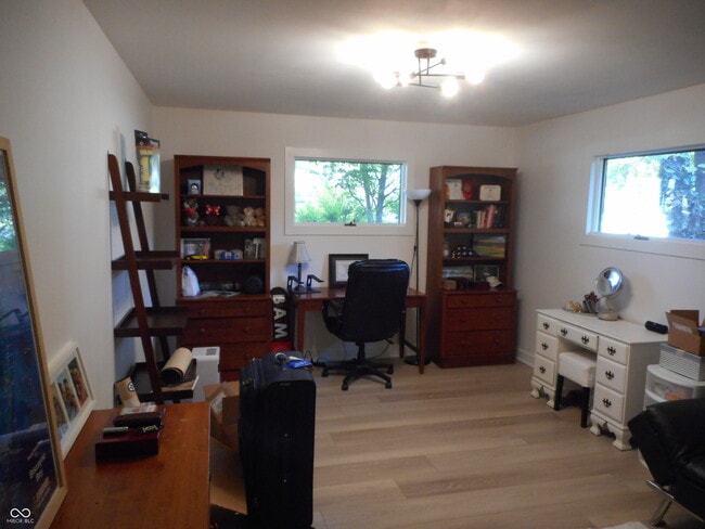 Building Photo - 740 W Auman Dr