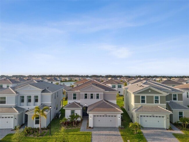 Building Photo - 14965 RedCove Pl
