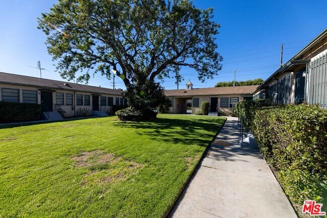 Building Photo - 1940 S Robertson Blvd