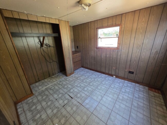 Building Photo - PINEHILLS MOBILE CT