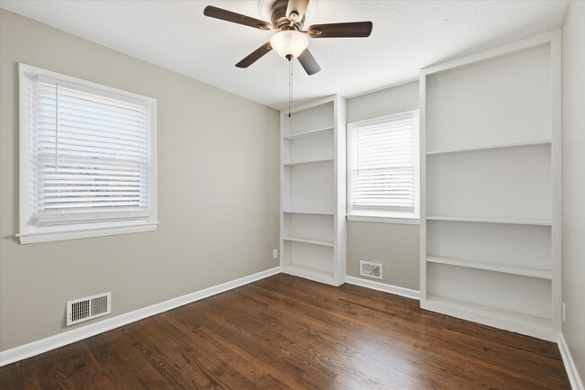 Building Photo - 4916 Crescent Ave