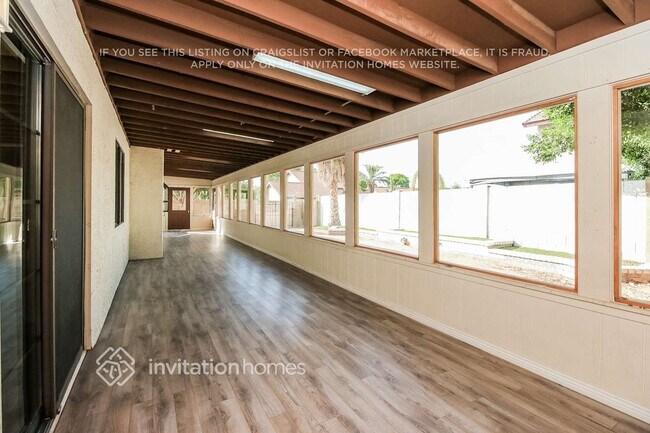 Building Photo - 3338 E Grove Ave