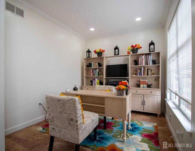 Building Photo - 845 Woodbury Dr