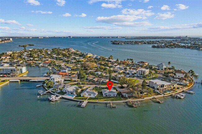 Building Photo - 7160 Shore Dr S