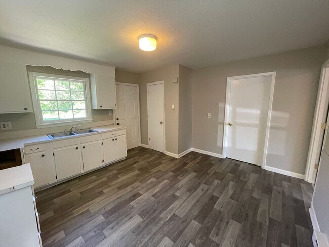 Building Photo - SHJ296-603 Lark Drive