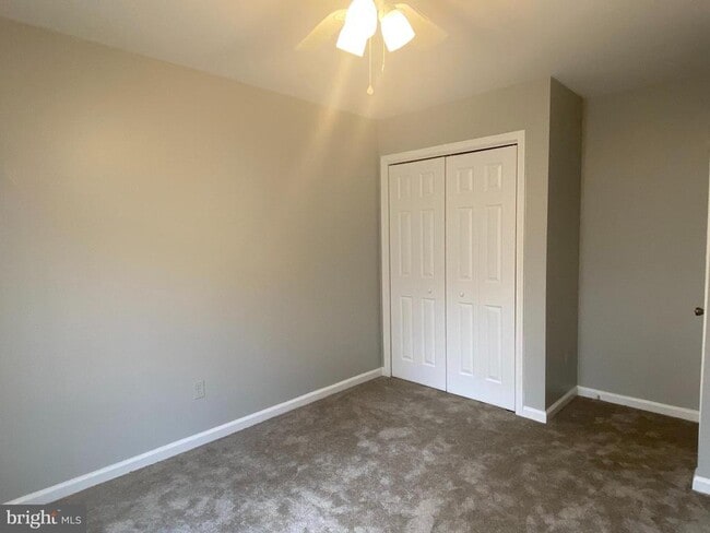 Building Photo - 578 Welsh Dr
