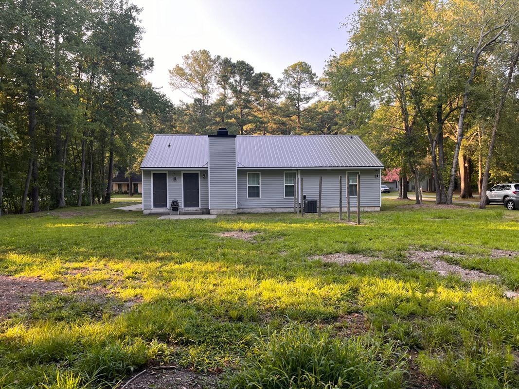 Building Photo - 1531 Rosemond Dr