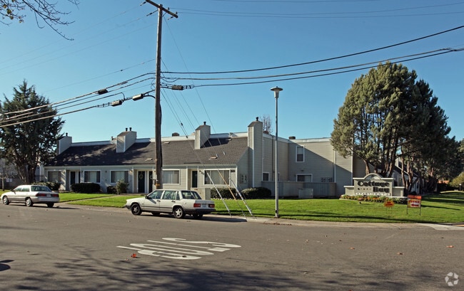 Building Photo - Cottage Bay Apartments
