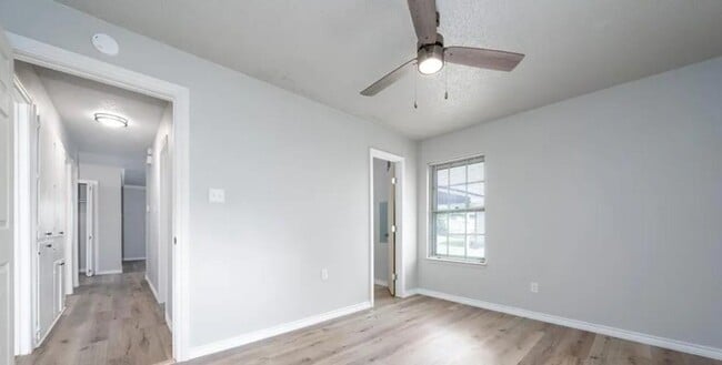 Building Photo - 1804 Miles St