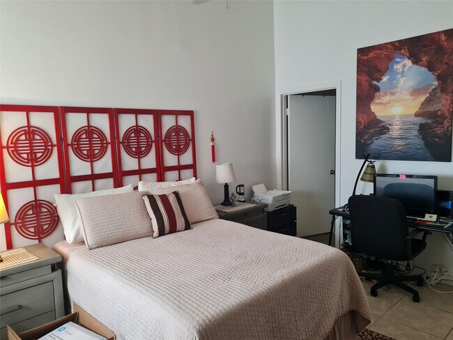 Building Photo - 3421 NW 44th St