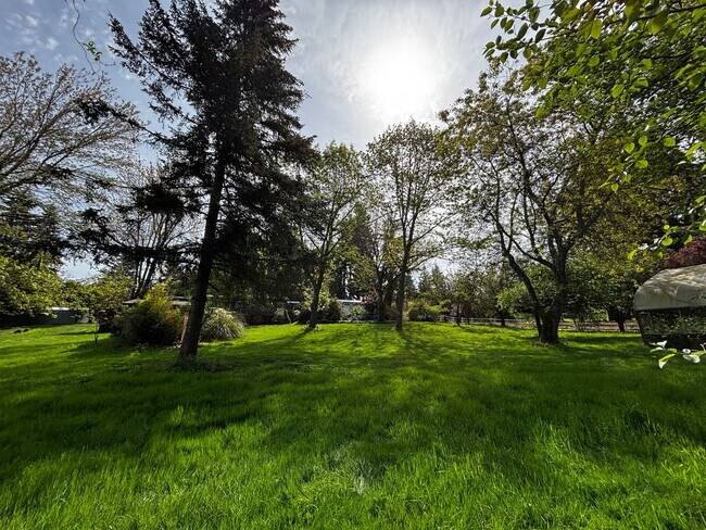 Building Photo - Rare 3-Acre 3BR Home in South Salem – Shops, Workspace & Greenhouses