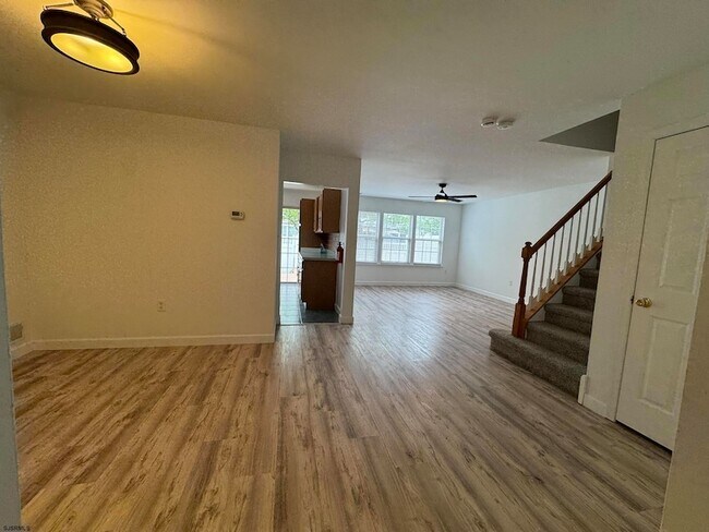Building Photo - 10 Starboard Ct
