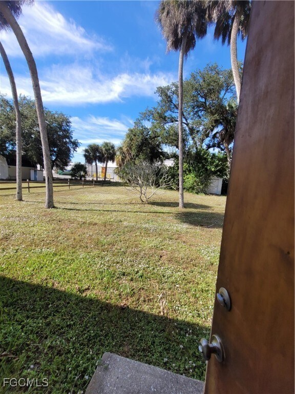 Building Photo - 1865 Lavonia Ln