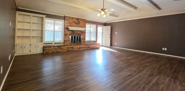 Building Photo - 8604 Jordan Dr