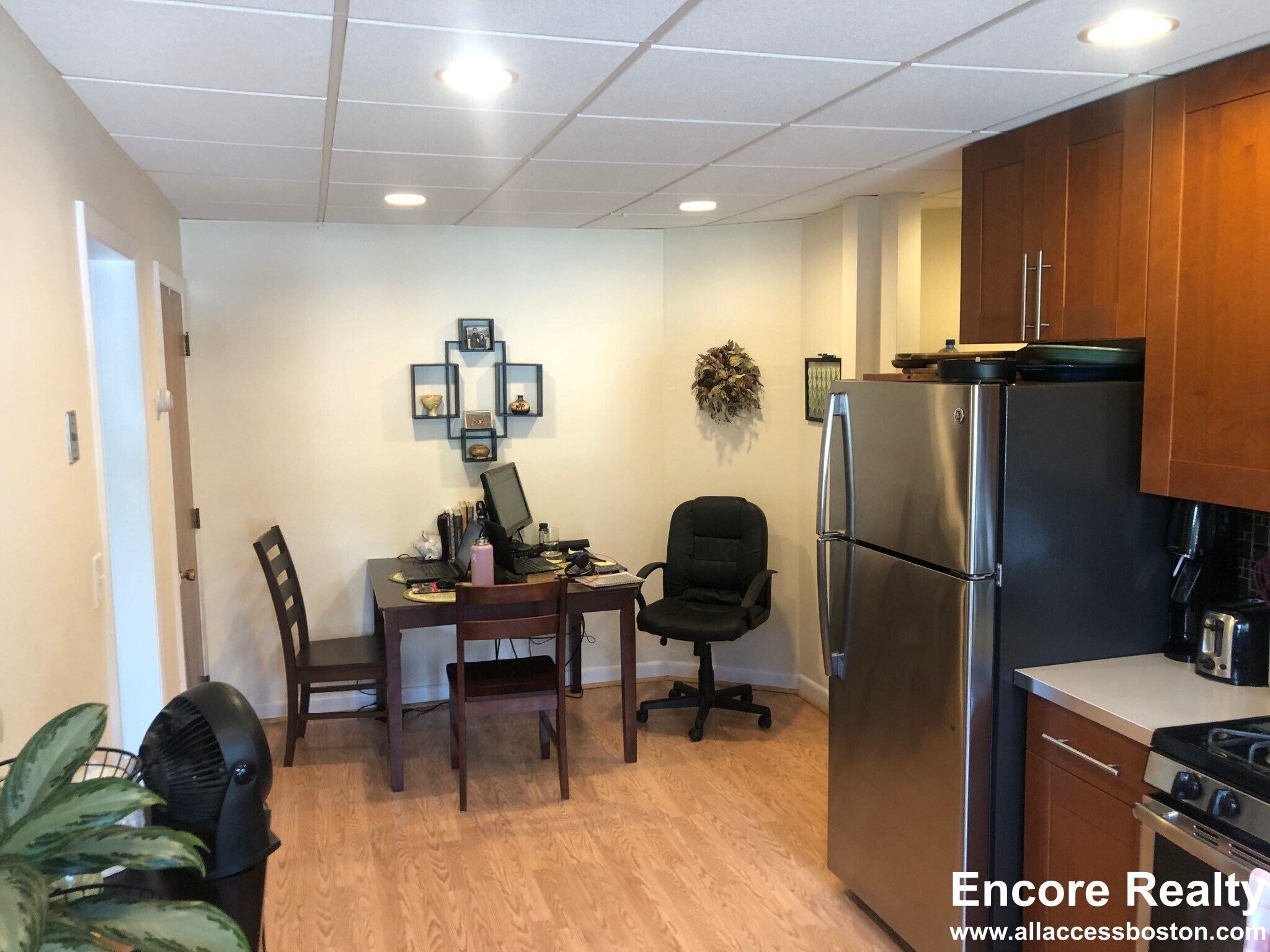 Building Photo - 112 Thurston St