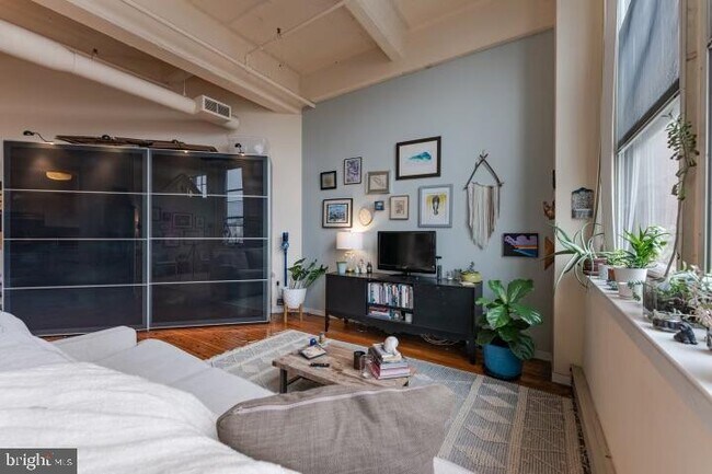 Building Photo - 1238 Callowhill St