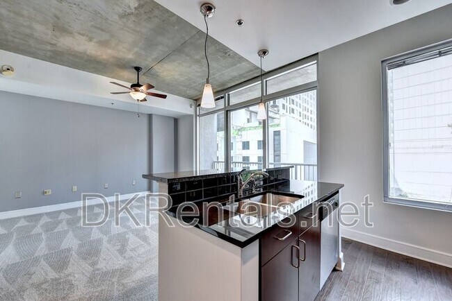 Building Photo - 44 Peachtree Pl NE
