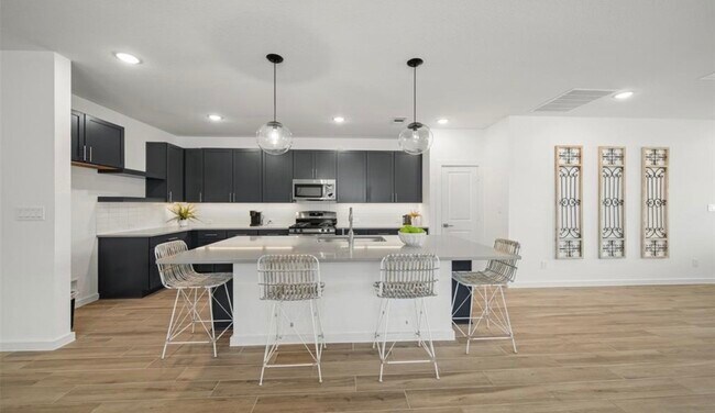 Building Photo - 302 Little Spg Ct