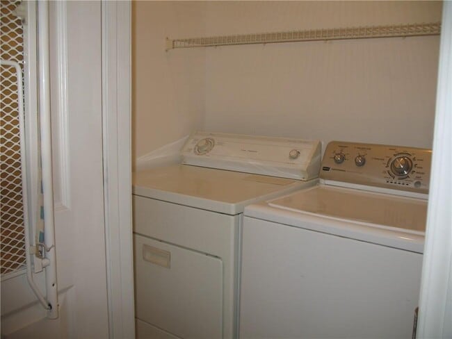 Building Photo - 789 Frederica St NE