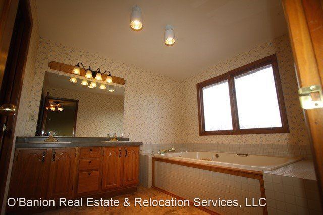 Building Photo - 5 br, 3 bath House - 12901 Trent Circle