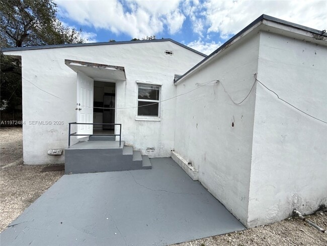 Building Photo - 911 NW 57th St