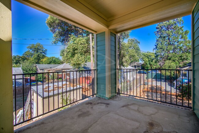 Building Photo - 210 Taylor St