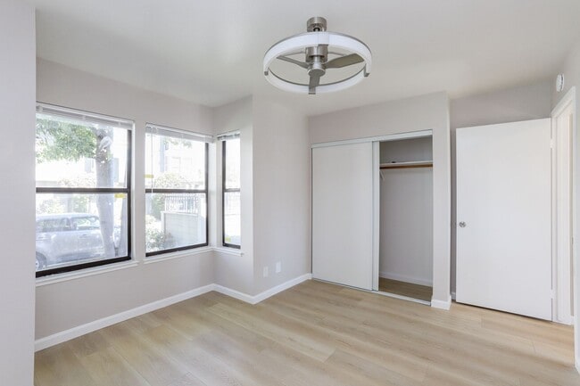 Building Photo - Sunny Potrero Hill 3BR / 1BA Townhome | Private Yard | YouTube Tour