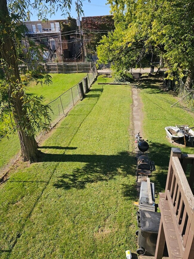 Building Photo - 11118 S Edbrooke Ave