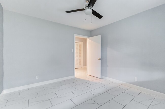 Building Photo - 10062 Haddington Dr