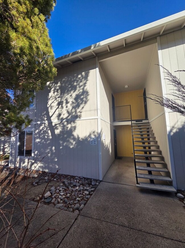 Building Photo - Life Just Got Better