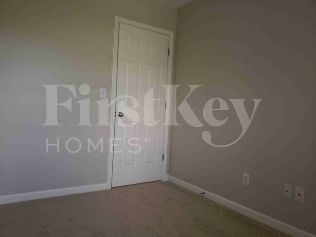 Building Photo - 2140 Lauren Woods Dr
