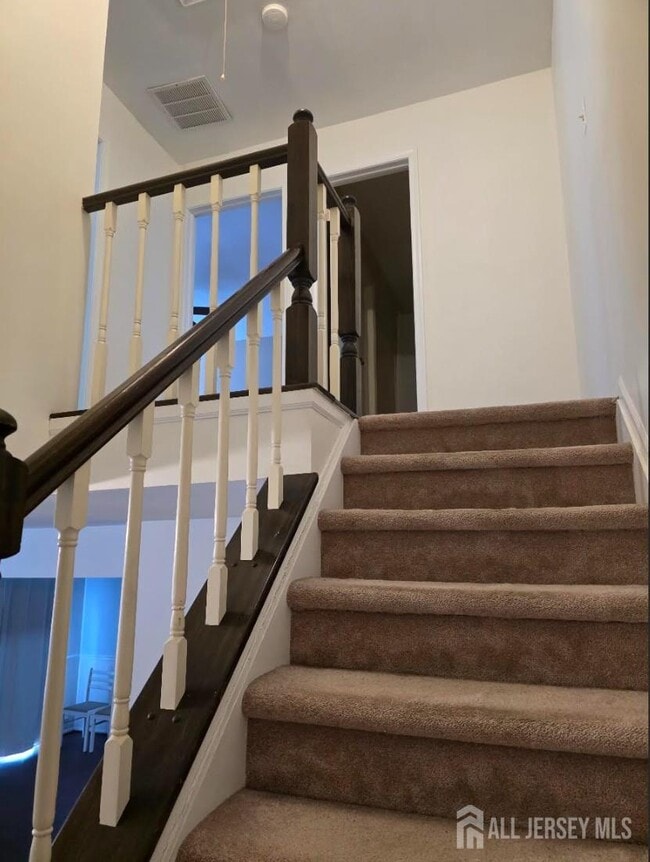 Building Photo - 90 Almond Dr