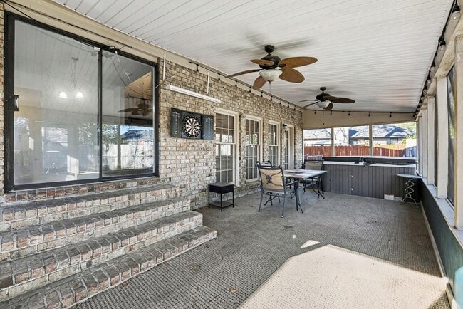 Building Photo - 108 Laurels Curve